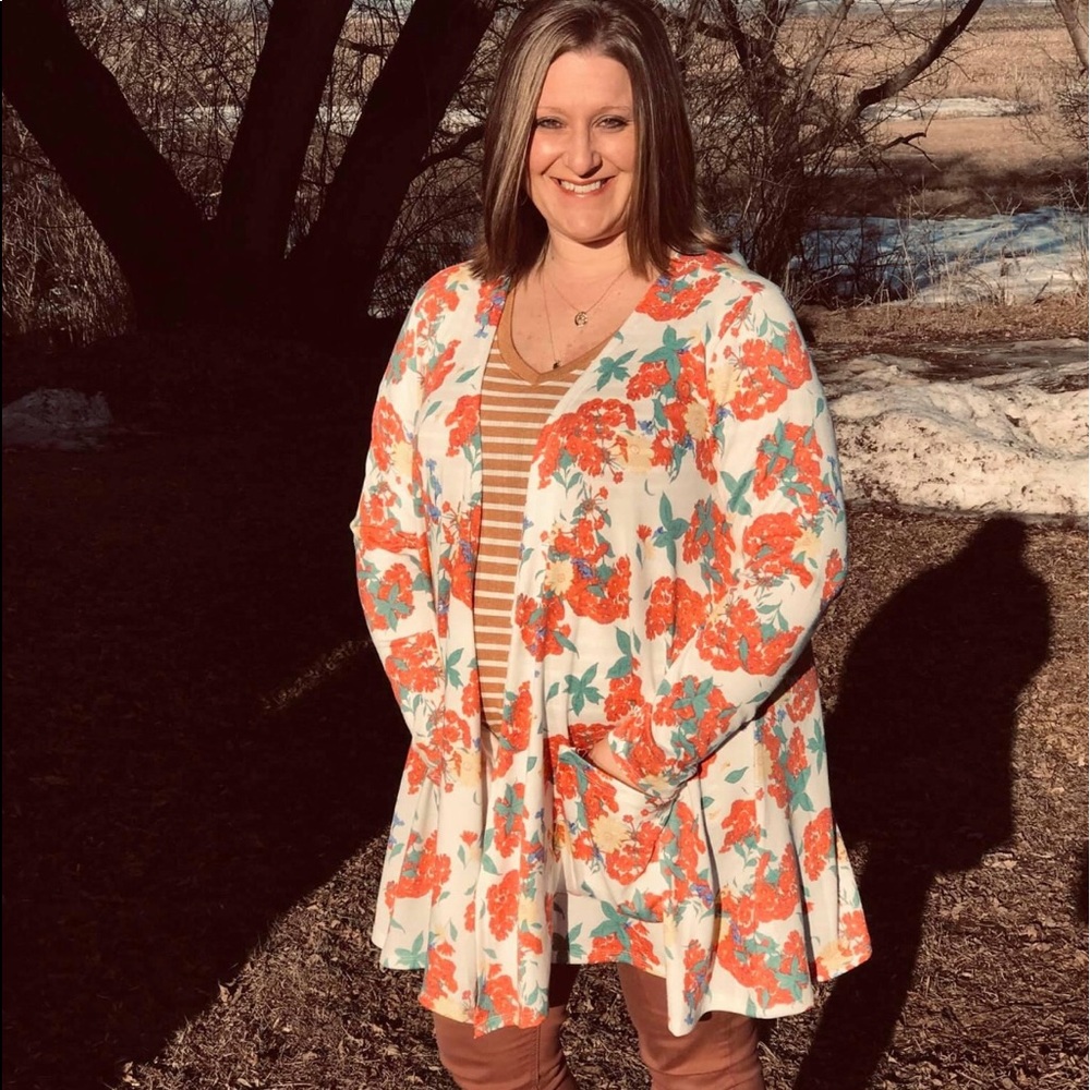 White & Orange Floral Swing Style Sweater w/Pockets Sz M NWT